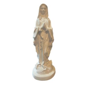 Pieza religiosa de yeso 8x8cms base 20cms altura